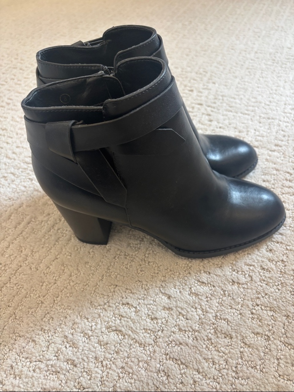 Classic Black Leather Ankle Boots with Block Heel size 8. New
